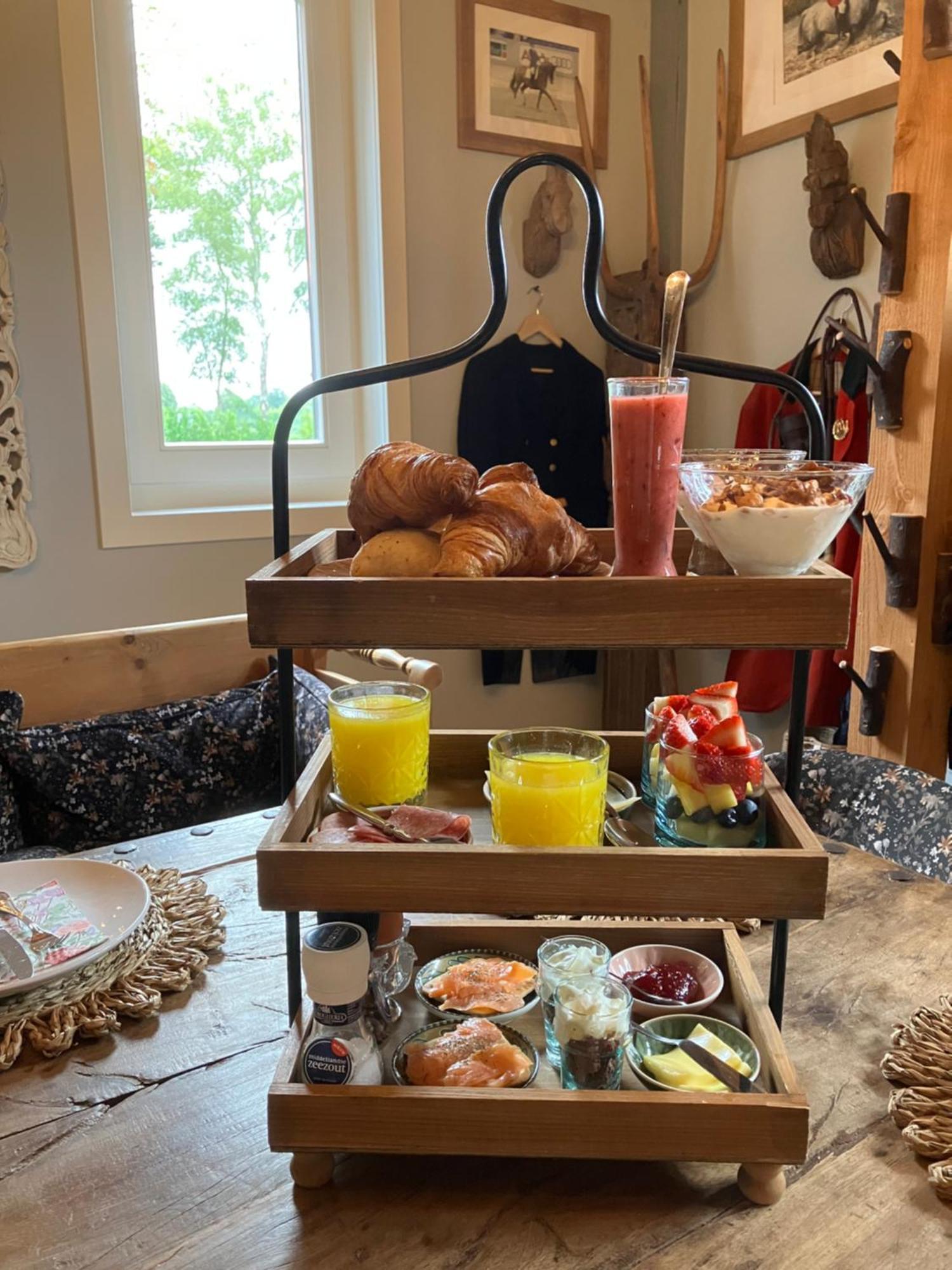 Bed & Breakfast Hoeve Happiness - Ontbijt Inbegrepen - Wellness Aanwezig Voorthuizen Exteriér fotografie