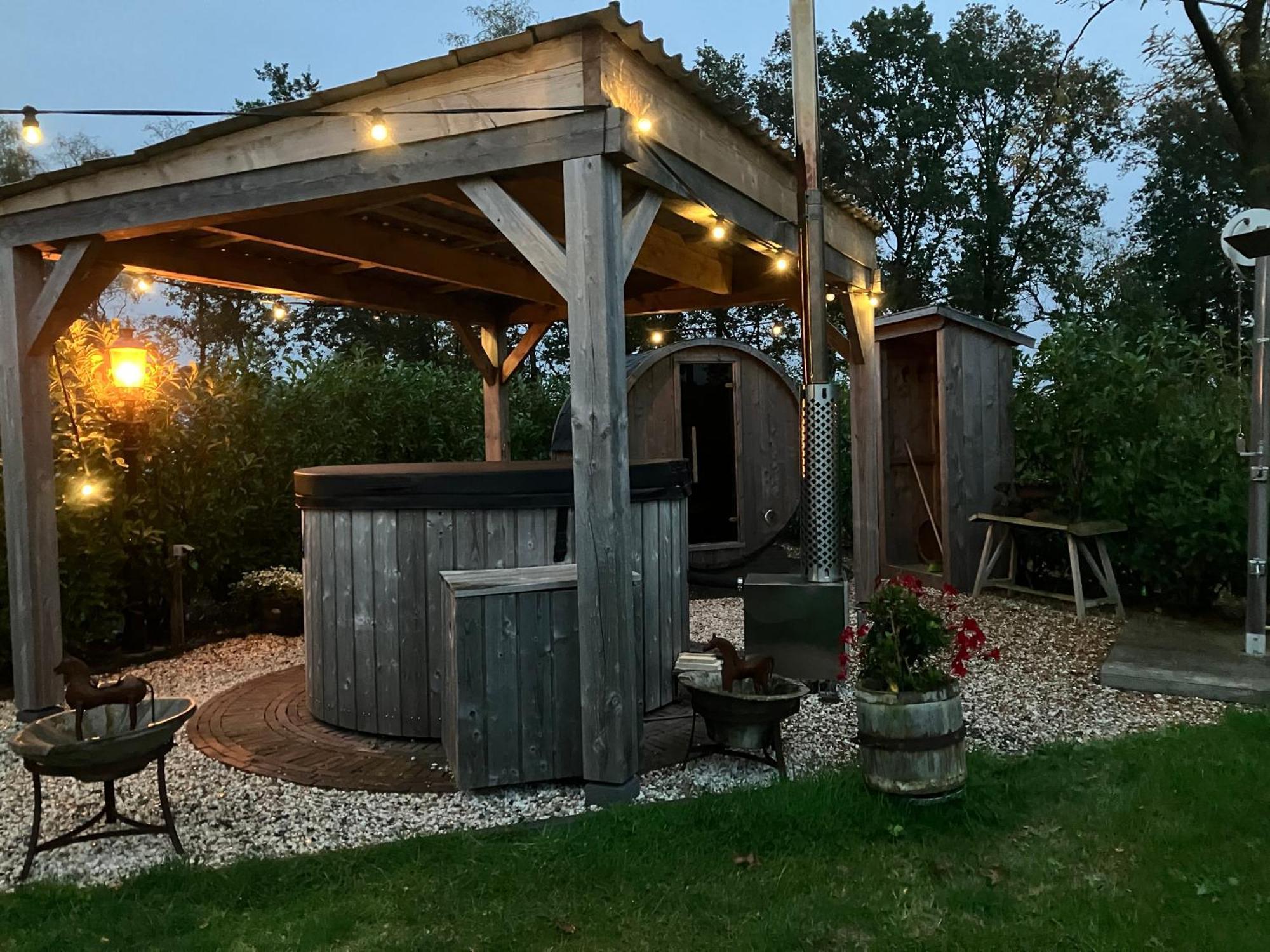 Bed & Breakfast Hoeve Happiness - Ontbijt Inbegrepen - Wellness Aanwezig Voorthuizen Exteriér fotografie
