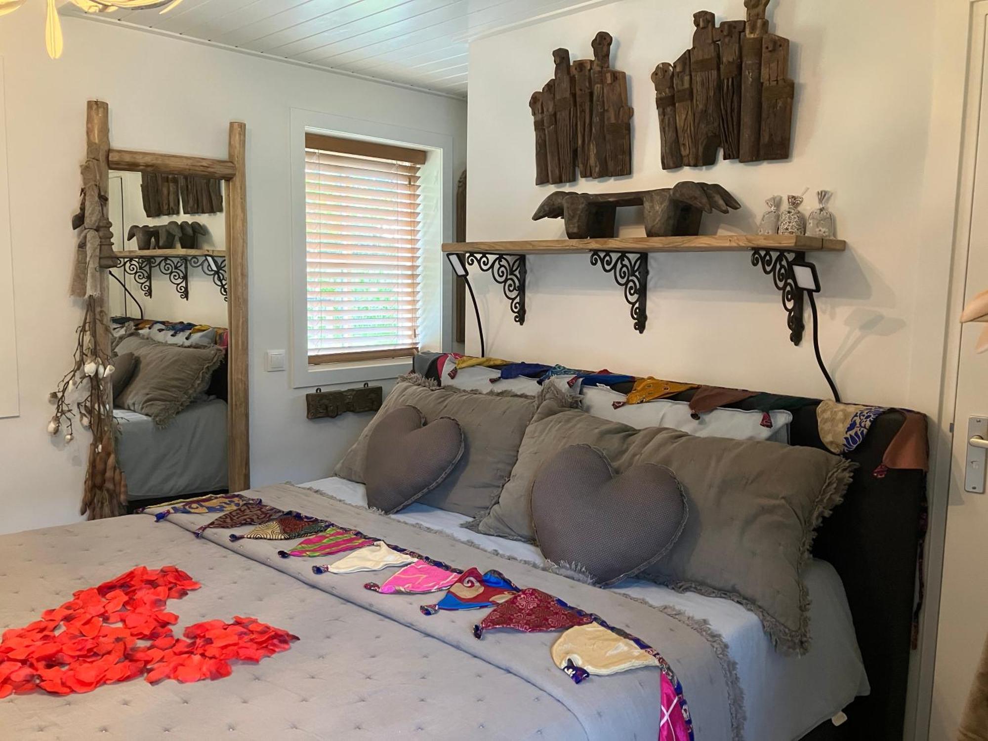 Bed & Breakfast Hoeve Happiness - Ontbijt Inbegrepen - Wellness Aanwezig Voorthuizen Exteriér fotografie